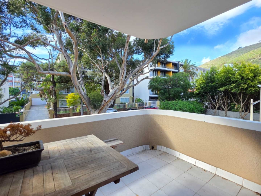 To Let 1 Bedroom Property for Rent in Sea Point Western Cape